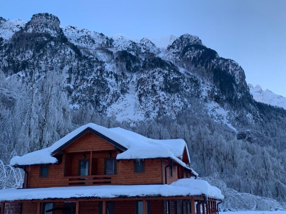 Bujtina Malaj Hotel Valbone Eksteriør billede